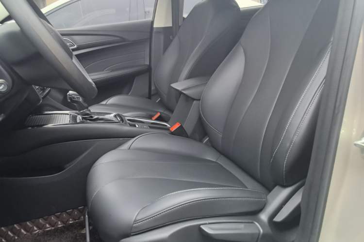 Used Roewe i5 2019 1.5L Automatic 4G Connected Langhao Edition Left Front Seat