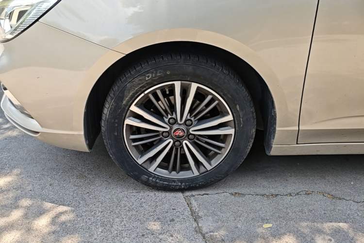 Used Roewe i5 2019 1.5L Automatic 4G Connected Langhao Edition Left Front Wheel Hub