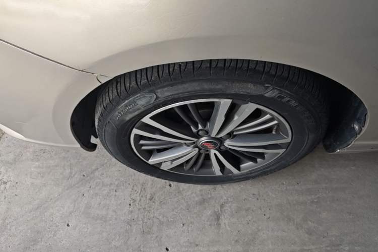 Used Roewe i5 2019 1.5L Automatic 4G Connected Langhao Edition Left Front Wheel Hub