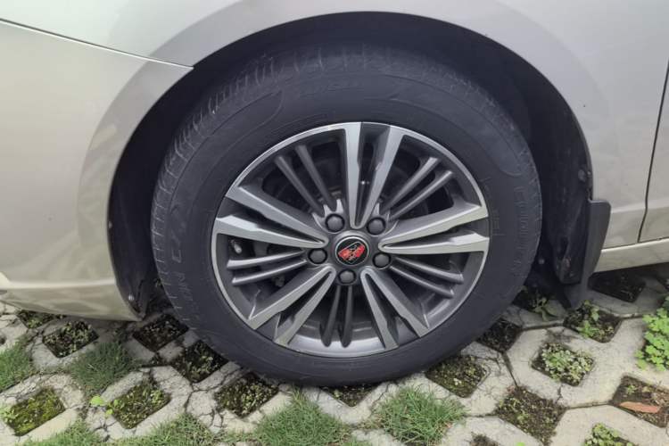 Used Roewe i5 2019 1.5L Automatic 4G Connected Langhao Edition Left Front Wheel Hub