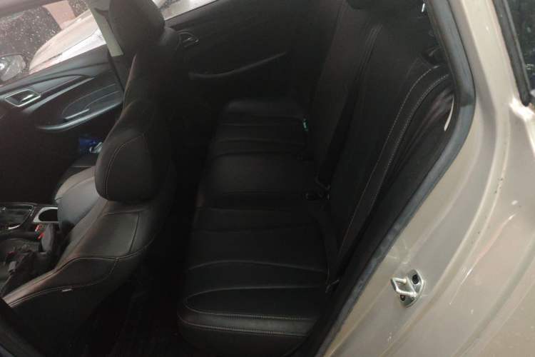 Used Roewe i5 2019 1.5L Automatic 4G Connected Linghao Flagship Edition Left Rear Seat