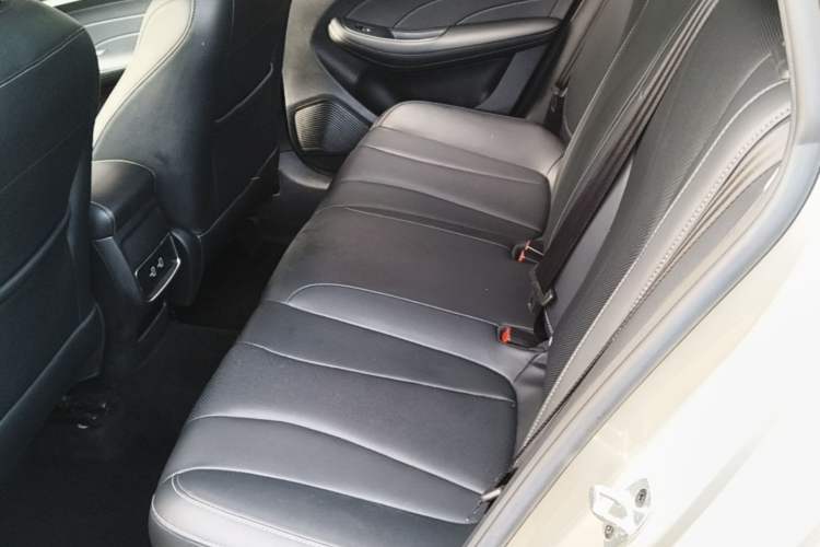 Used Roewe i5 2019 1.5L Automatic 4G Connected Langhao Edition Left Rear Seat