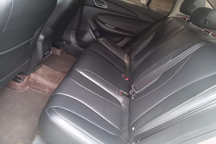 Used Roewe i5 2019 1.5L Automatic 4G Connected Langhao Edition Left Rear Seat