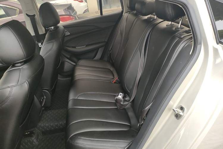 Used Roewe i5 2019 1.5L Automatic 4G Connected Linghao Edition Left Rear Seat