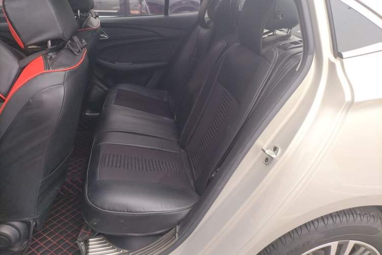 Used Roewe i5 2019 1.5L Manual 4G Connectable Langhao Edition Left Rear Seat