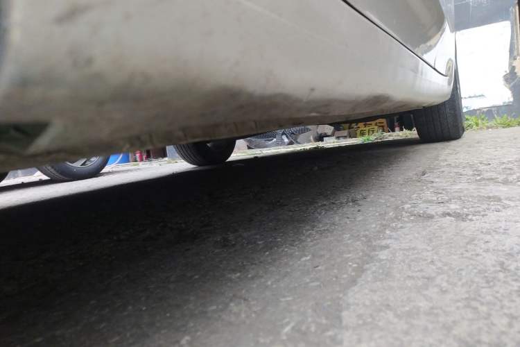 Used Roewe i5 2019 1.5L Automatic 4G Connected Langhao Edition Left Side Sill