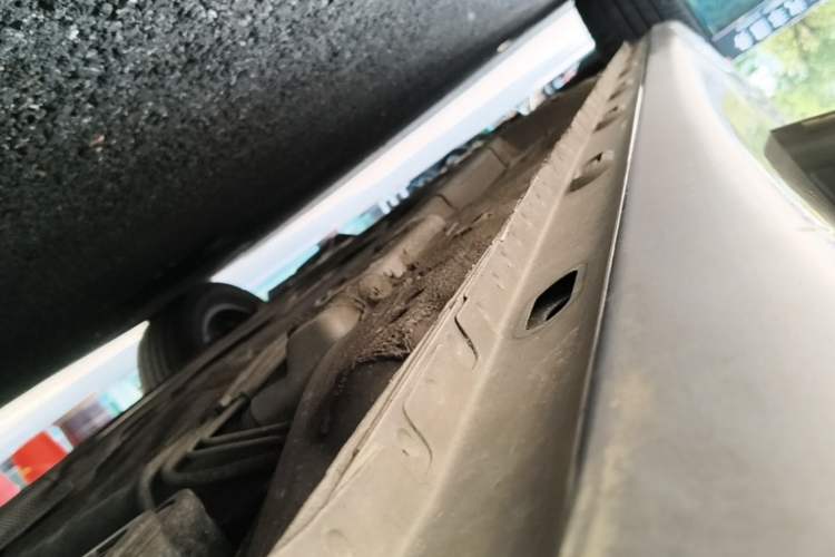 Used Roewe i5 2019 1.5L Automatic 4G Connected Langhao Edition Left Side Sill