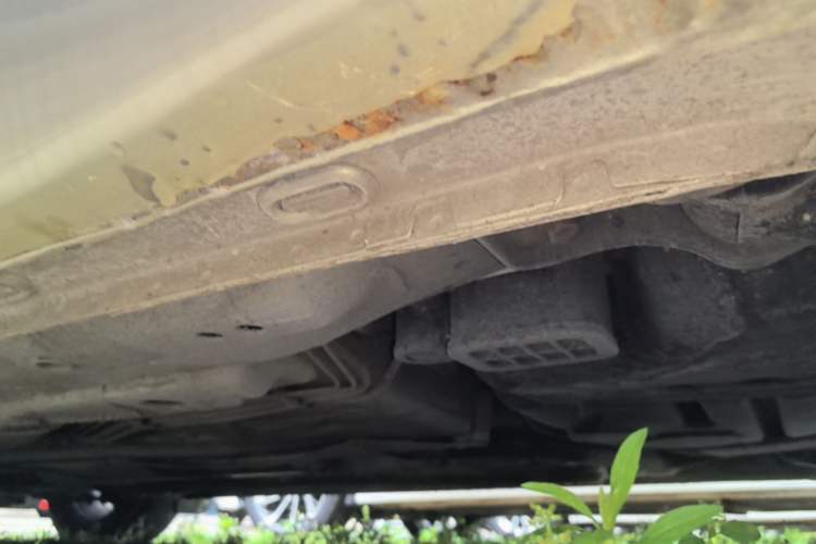 Used Roewe i5 2019 1.5L Automatic 4G Connected Langhao Edition Left Side Sill