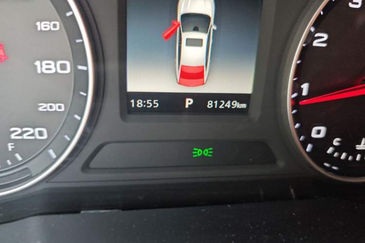 Used Roewe i5 2019 1.5L Automatic 4G Connected Langhao Edition Odometer Close Up