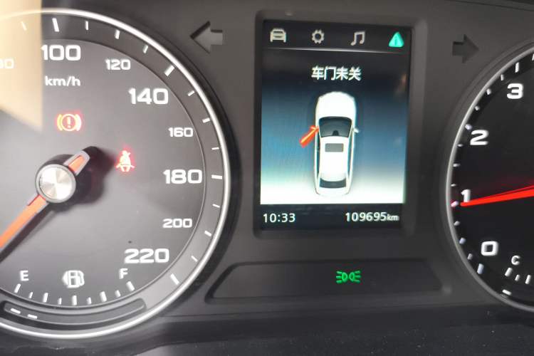Used Roewe i5 2019 1.5L Manual 4G Connectable Langhao Edition Odometer Close Up