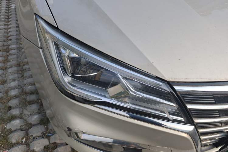 Used Roewe i5 2019 1.5L Automatic 4G Connected Langhao Edition Right Front Headlight