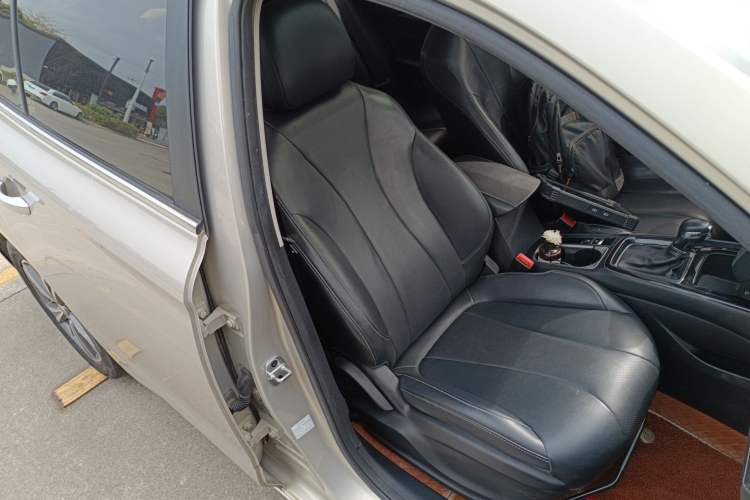 Used Roewe i5 2019 1.5L Automatic 4G Connected Langhao Edition Right Front Seat
