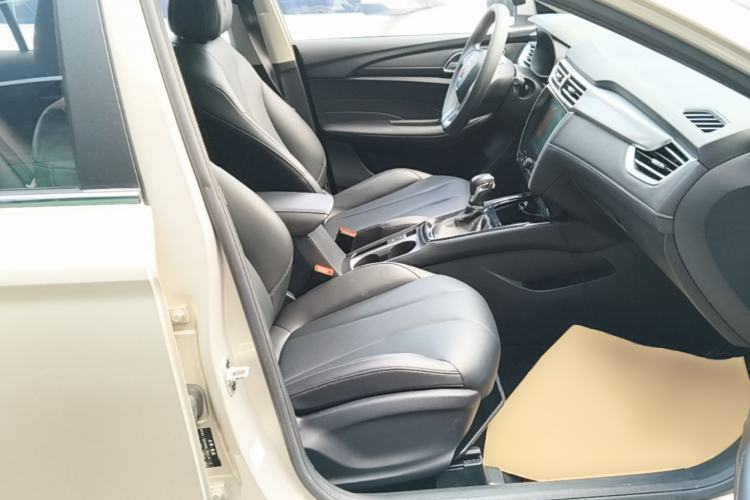 Used Roewe i5 2019 1.5L Automatic 4G Connected Langhao Edition Right Front Seat