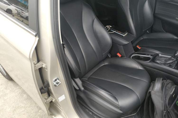 Used Roewe i5 2019 1.5L Automatic 4G Connected Langhao Edition Right Front Seat