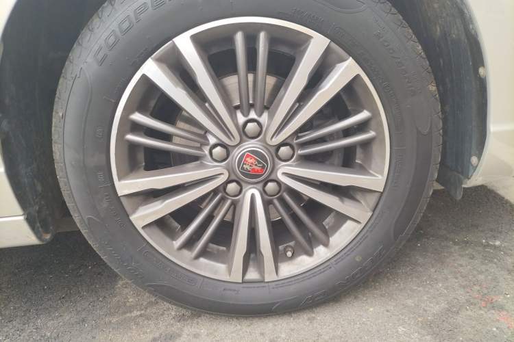 Used Roewe i5 2019 1.5L Manual 4G Connectable Langhao Edition Right Front Wheel Hub