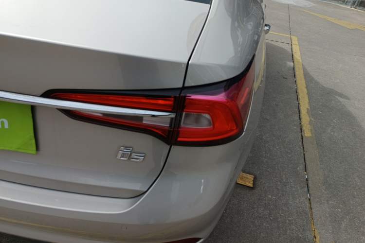 Used Roewe i5 2019 1.5L Automatic 4G Connected Langhao Edition Right Rear Taillight