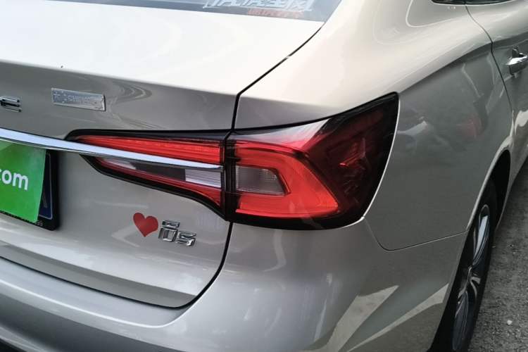 Used Roewe i5 2019 1.5L Automatic 4G Connected Langhao Edition Right Rear Taillight