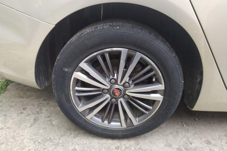 Used Roewe i5 2019 1.5L Automatic 4G Connected Langhao Edition Right Rear Wheel Hub