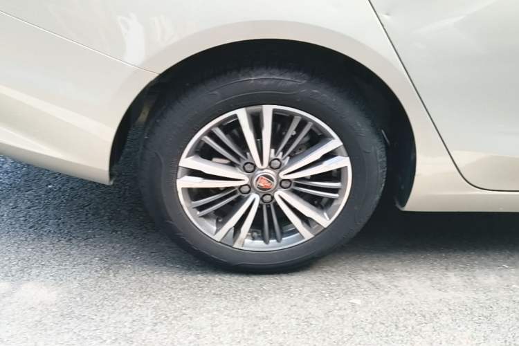 Used Roewe i5 2019 1.5L Automatic 4G Connected Langhao Edition Right Rear Wheel Hub