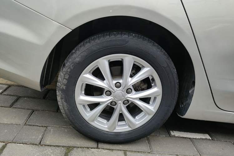 Used Roewe i5 2019 1.5L Automatic 4G Connected Linghao Edition Right Rear Wheel Hub