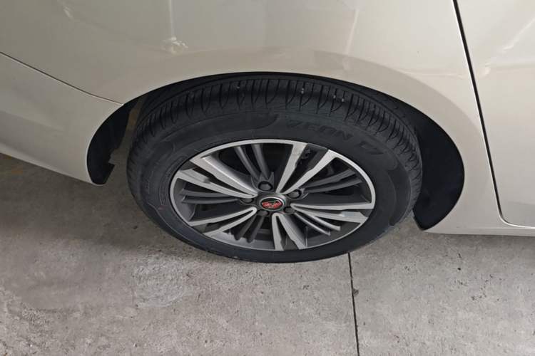 Used Roewe i5 2019 1.5L Automatic 4G Connected Langhao Edition Right Rear Wheel Hub
