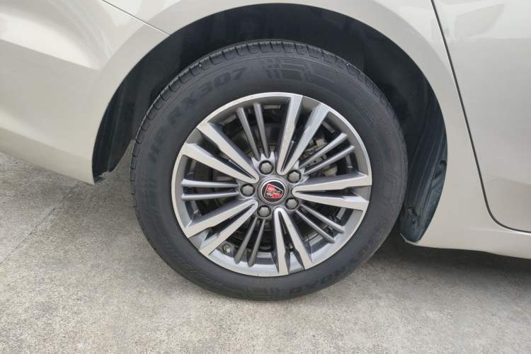 Used Roewe i5 2019 1.5L Automatic 4G Connected Langhao Edition Right Rear Wheel Hub