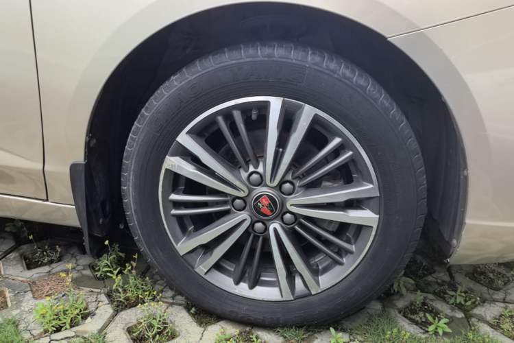 Used Roewe i5 2019 1.5L Automatic 4G Connected Langhao Edition Right Rear Wheel Hub