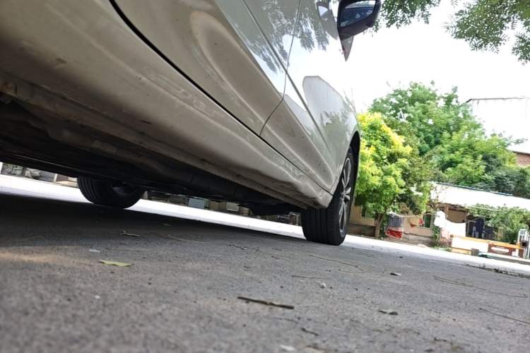 Used Roewe i5 2019 1.5L Automatic 4G Connected Langhao Edition Right Side Sill