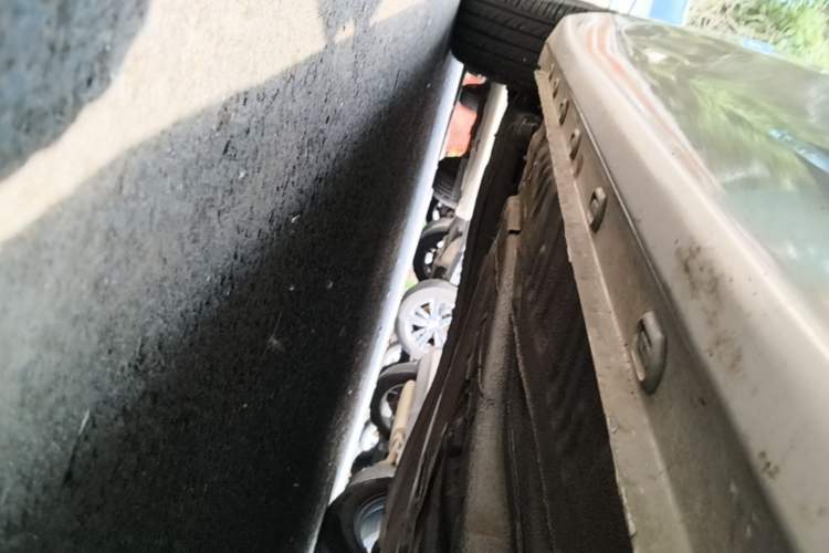 Used Roewe i5 2019 1.5L Automatic 4G Connected Langhao Edition Right Side Sill
