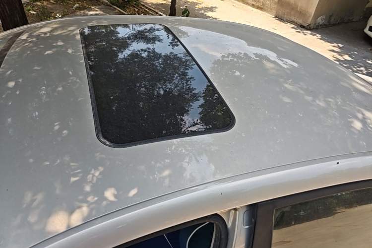 Used Roewe i5 2019 1.5L Automatic 4G Connected Langhao Edition Roof