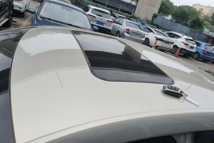 Used Roewe i5 2019 1.5L Automatic 4G Connected Langhao Edition Roof