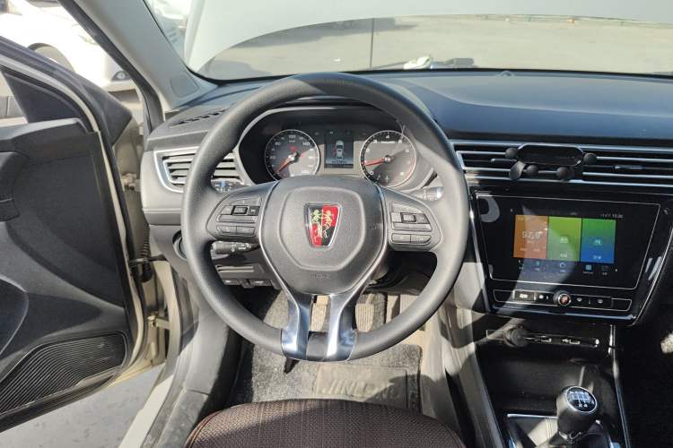 Used Roewe i5 2019 1.5L Manual 4G Connect Leehao Flagship Edition Steering Wheel