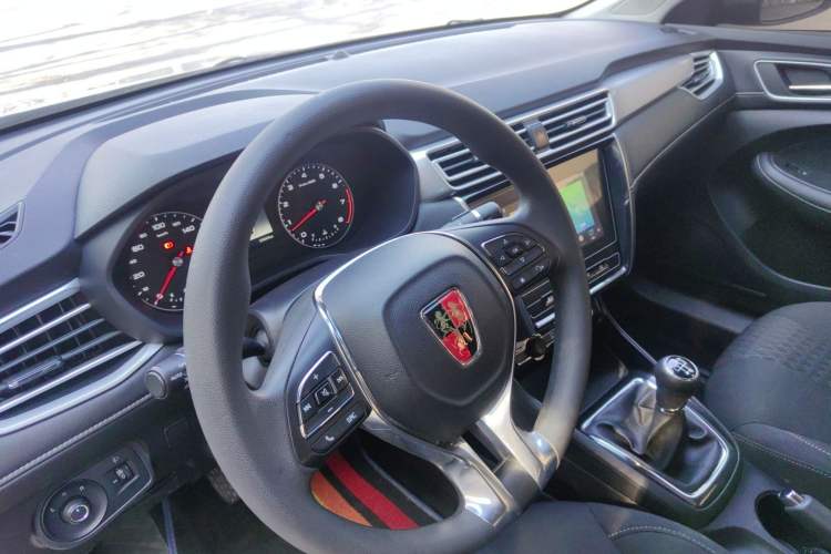 Used Roewe i5 2019 1.5L Manual 4G Connected Langyue Edition Steering Wheel
