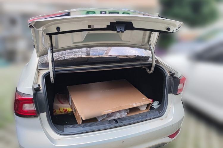 Used Roewe i5 2019 1.5L Automatic 4G Connected Langhao Edition Trunk