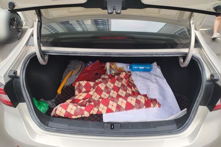 Used Roewe i5 2019 1.5L Manual 4G Connectable Langhao Edition Trunk