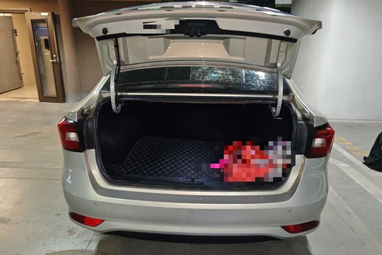 Used Roewe i5 2019 1.5L Automatic 4G Connected Langhao Edition Trunk
