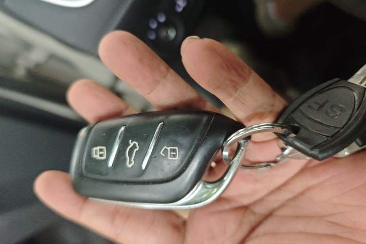 Used Roewe i5 2019 1.5L Automatic 4G Connected Linghao Flagship Edition Vehicle Key