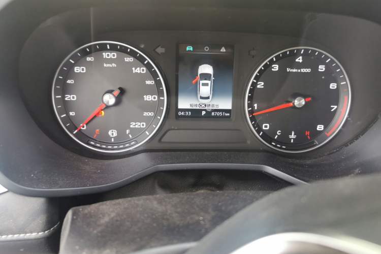 Used Roewe i5 2019 1.5L Automatic 4G Connected Langhao Edition Odometer Close Up