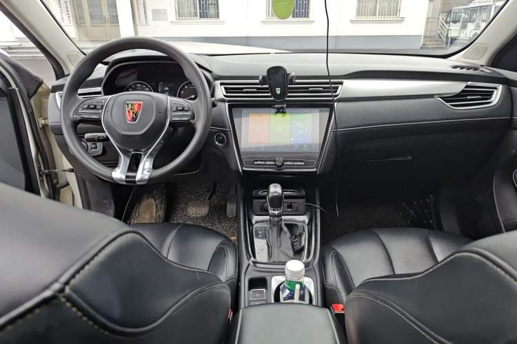 Used Roewe i5 2019 1.5L Automatic 4G Connected Langhao Edition Center Console