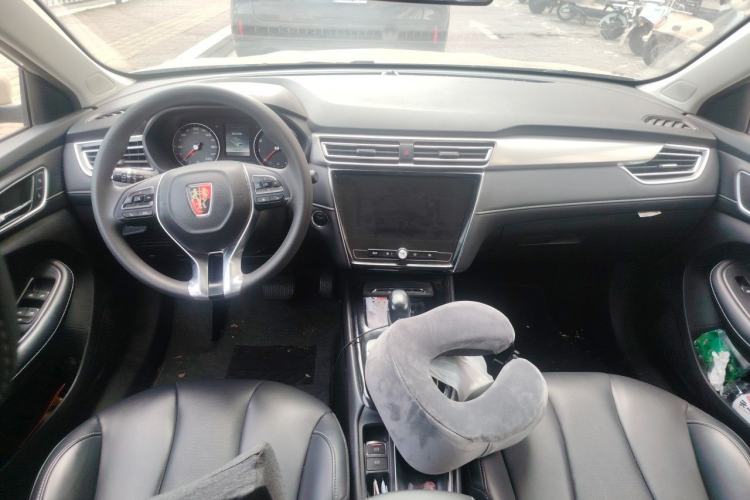 Used Roewe i5 2019 1.5L Automatic 4G Connected Langhao Edition Center Console