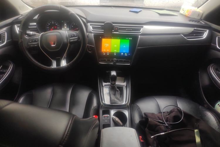Used Roewe i5 2019 1.5L Automatic 4G Connected Langhao Edition Center Console