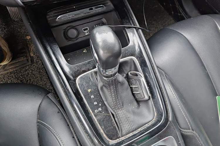 Used Roewe i5 2019 1.5L Automatic 4G Connected Langhao Edition Gear Lever