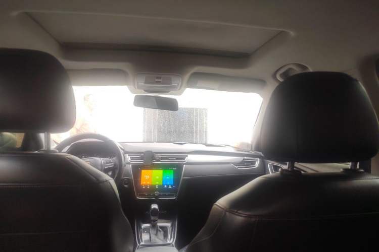 Used Roewe i5 2019 1.5L Automatic 4G Connected Langhao Edition Headliner