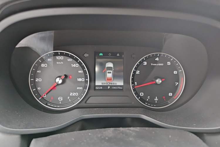 Used Roewe i5 2019 1.5L Automatic 4G Connected Langhao Edition Instrument Cluster
