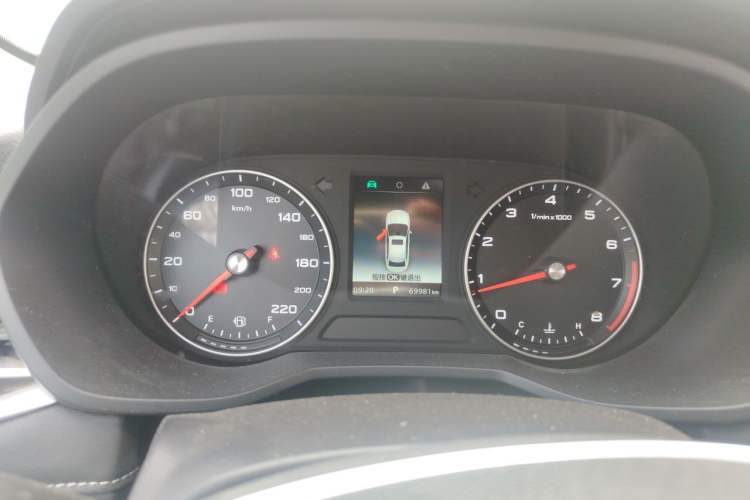 Used Roewe i5 2019 1.5L Automatic 4G Connected Langhao Edition Instrument Cluster