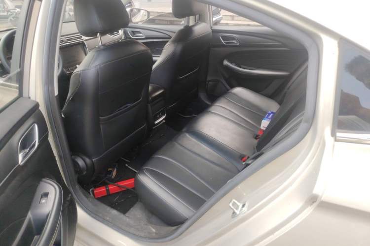 Used Roewe i5 2019 1.5L Automatic 4G Connected Langhao Edition Left Rear Seat