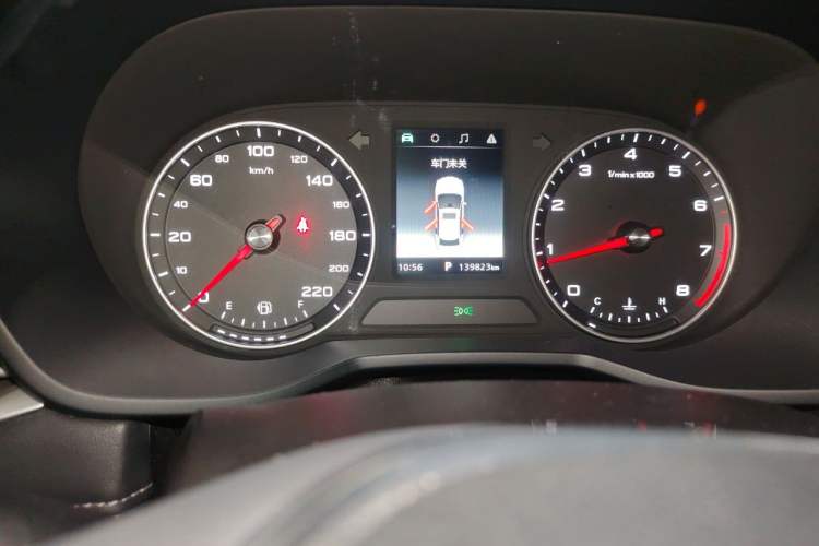 Used Roewe i5 2019 1.5L Automatic 4G Connected Langhao Edition Odometer Close Up