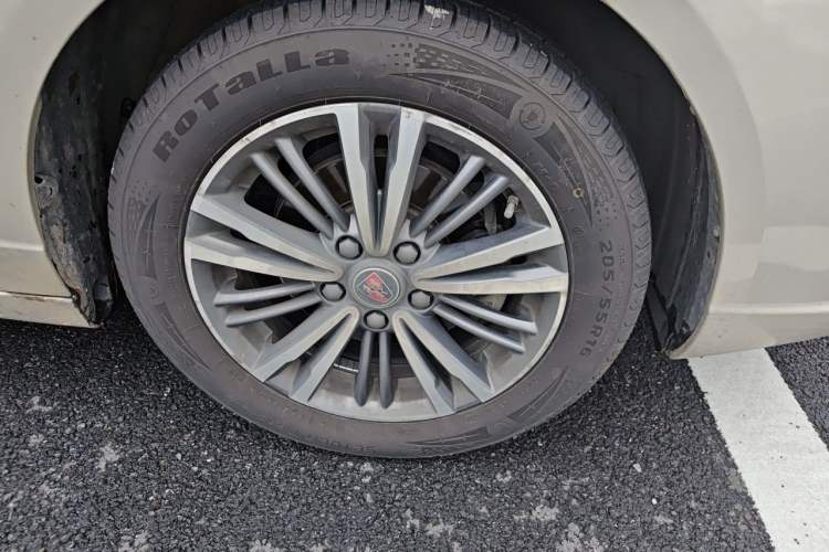 Used Roewe i5 2019 1.5L Automatic 4G Connected Langhao Edition Right Front Wheel Hub