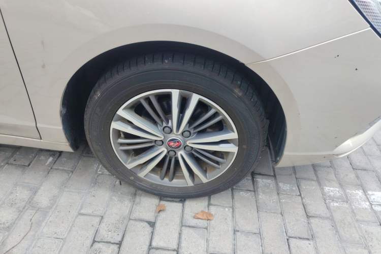 Used Roewe i5 2019 1.5L Automatic 4G Connected Langhao Edition Right Front Wheel Hub