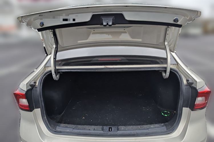 Used Roewe i5 2019 1.5L Automatic 4G Connected Langhao Edition Trunk